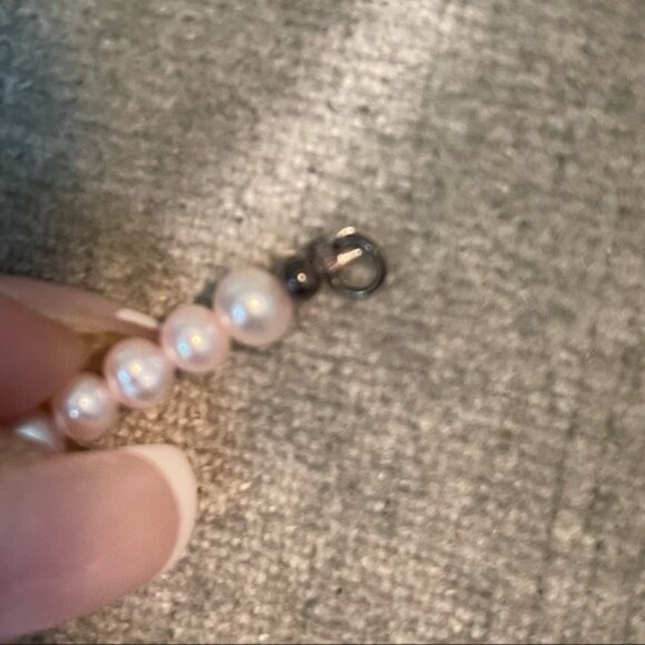 Pink Tinted Faux Pearl Bracelet - Picture 3 of 4